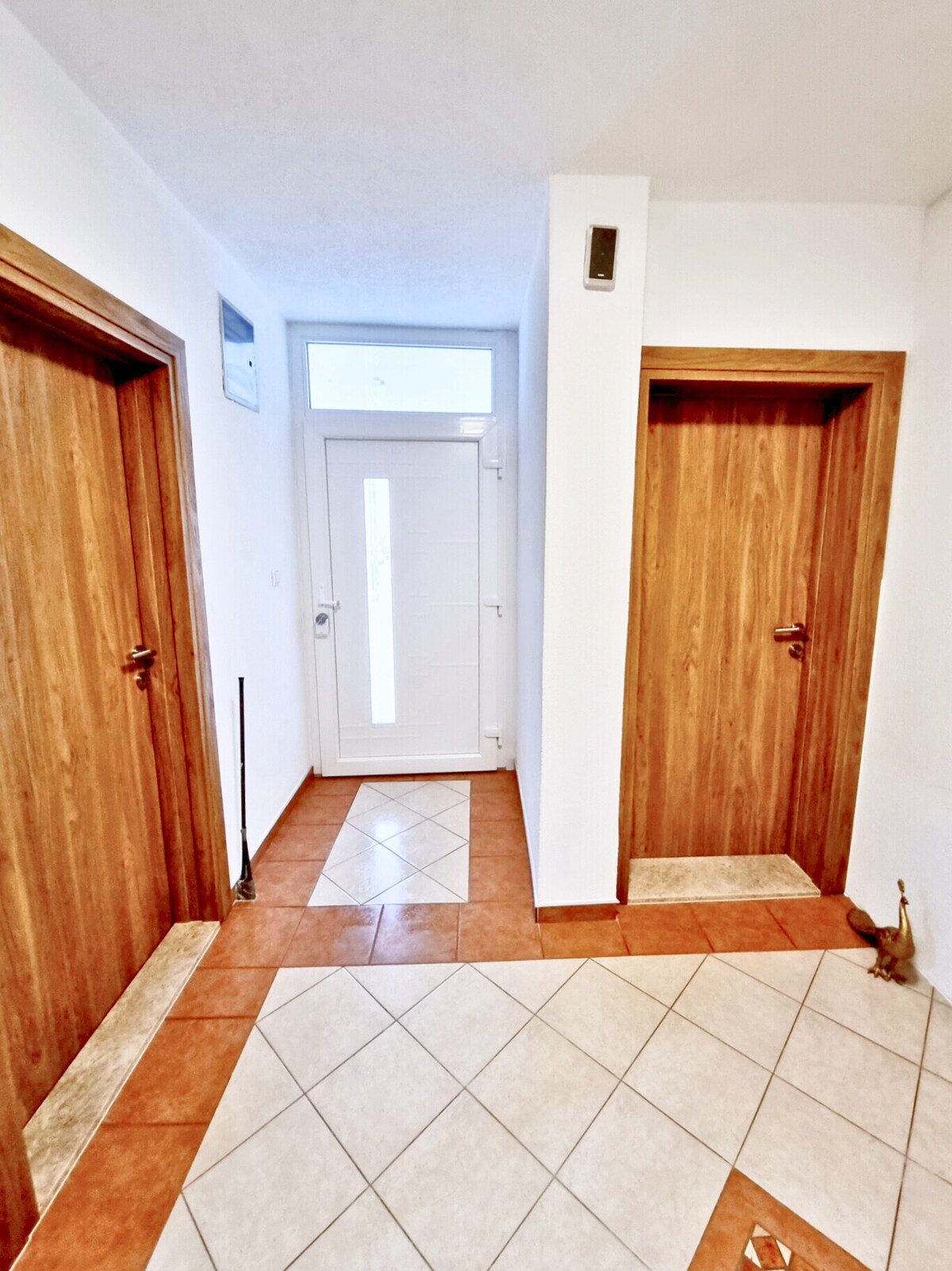 Eingangst&uuml;r mit Nuki Smart Lock f&uuml;r Self-Check-in, Ferienhaus Biograci